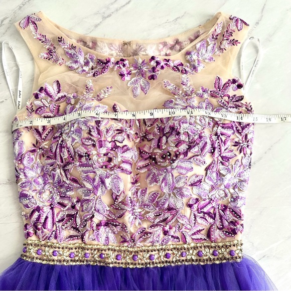 Floral Embroidered Ball Gown Size XS - Picture 13 of 17